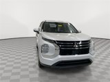 New 2025 Mitsubishi Outlander ES image 3
