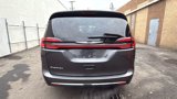 Used 2022 Chrysler Pacifica Touring-L image 6