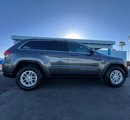 Used 2020 Jeep Grand Cherokee Laredo image 2