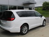 New 2025 Chrysler Pacifica Select image 4