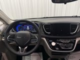 Used 2024 Chrysler Pacifica Touring-L image 3