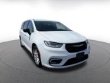Used 2024 Chrysler Pacifica Touring-L image 3