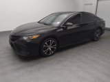 Used 2019 Toyota Camry SE image 2