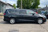 Used 2024 Chrysler Pacifica Touring-L image 3
