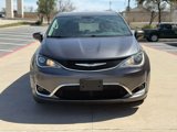 Used 2020 Chrysler Pacifica Touring image 2