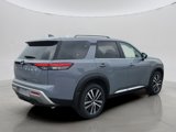 New 2025 Nissan Pathfinder Platinum image 2
