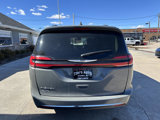 Used 2022 Chrysler Pacifica Touring-L image 5