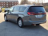 New 2025 Chrysler Pacifica Select image 3
