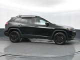 Used 2023 Jeep Cherokee Altitude Lux image 4