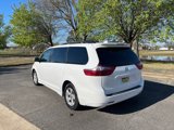 Used 2020 Toyota Sienna LE image 3