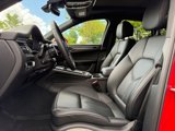 Certified 2024 Porsche Macan image 5