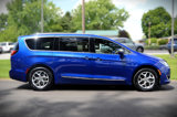 Used 2020 Chrysler Pacifica Limited image 4