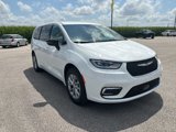 New 2026 Chrysler Pacifica Select image 3