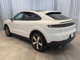 Certified 2025 Porsche Cayenne E-Hybrid image 3