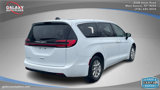 Used 2023 Chrysler Pacifica Touring-L image 5