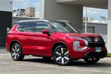 New 2025 Mitsubishi Outlander SEL image 3