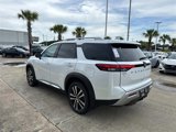 New 2025 Nissan Pathfinder Platinum image 4