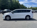 Used 2025 Chrysler Voyager LX image 5