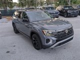 New 2025 Volkswagen Atlas Peak Edition SE image 2