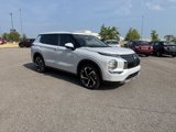 New 2025 Mitsubishi Outlander SE image 2