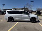 New 2025 Chrysler Pacifica Limited image 4