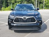 New 2025 Toyota Highlander XLE image 2