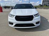 New 2025 Chrysler Pacifica Limited w/ Uconnect Theater Family Group image 3