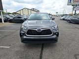 Used 2023 Toyota Highlander LE image 3