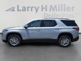 Used 2023 Chevrolet Traverse LT image 2