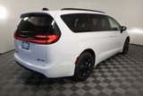 New 2025 Chrysler Pacifica Select image 4