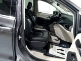 Used 2023 Chrysler Pacifica Touring-L image 4