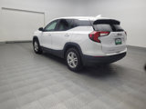 Used 2024 GMC Terrain SLE image 5
