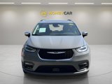 Used 2023 Chrysler Pacifica Limited image 2
