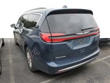 Used 2022 Chrysler Pacifica Touring-L image 3