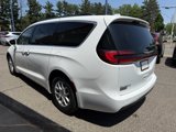 Used 2022 Chrysler Pacifica Touring-L image 5