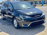 Used 2018 Chrysler Pacifica Touring-L image 2