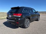 Used 2017 Jeep Grand Cherokee Overland w/ Jeep Active Safety Group image 5
