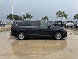 Used 2022 Chrysler Voyager LX image 4