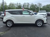Used 2022 Kia Soul LX w/ Technology Package image 4