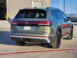 New 2025 Volkswagen Atlas Peak Edition SE image 3