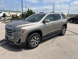 Used 2023 GMC Acadia SLE w/ Driver Convenience Package image 4