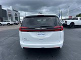 New 2026 Chrysler Pacifica Select image 5