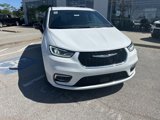 New 2025 Chrysler Pacifica Select image 4