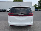 Used 2023 Chrysler Pacifica Touring-L image 3