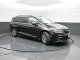 Used 2023 Chrysler Pacifica Limited image 4