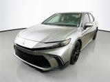 Used 2025 Toyota Camry SE image 3