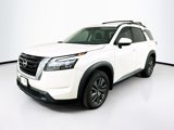 Used 2024 Nissan Pathfinder SV image 3