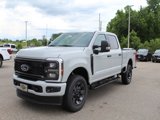 New 2025 Ford F250 4x4 Crew Cab Super Duty image 2