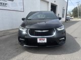 New 2025 Chrysler Pacifica Select image 3
