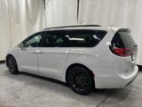Used 2021 Chrysler Pacifica Touring-L w/ Uconnect Theater Family Group image 3